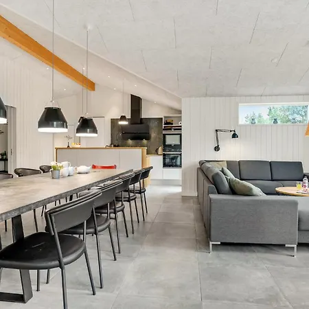 Cozy Home In Blokhus With Sauna *