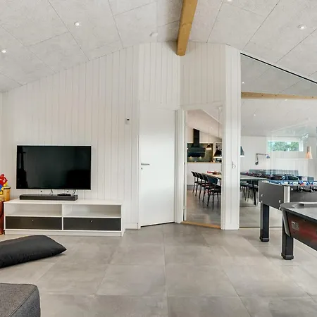 Cozy Home In Blokhus With Sauna